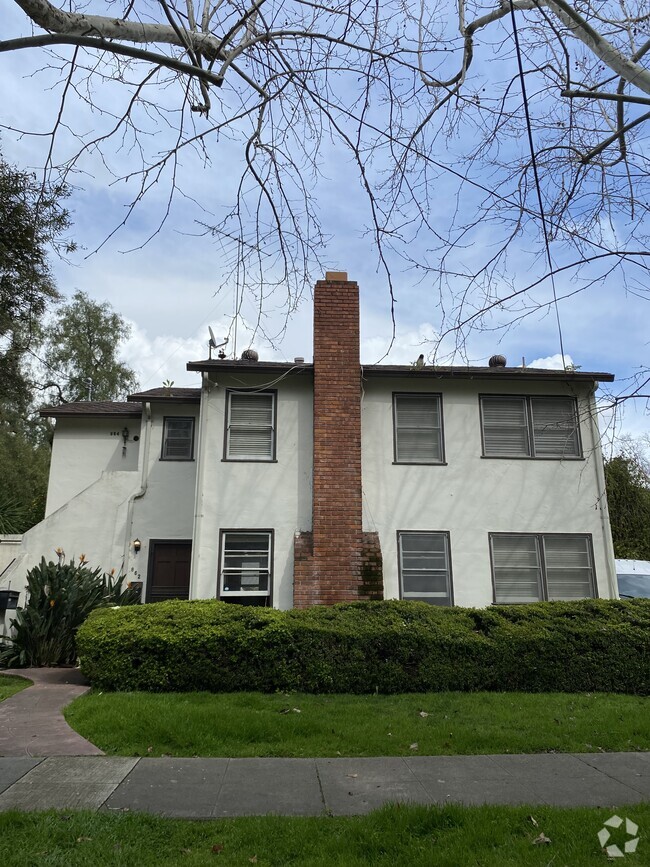 Building Photo - 864 Myrtle St