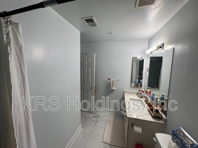 Building Photo - 159 Sanford Ferry Ct