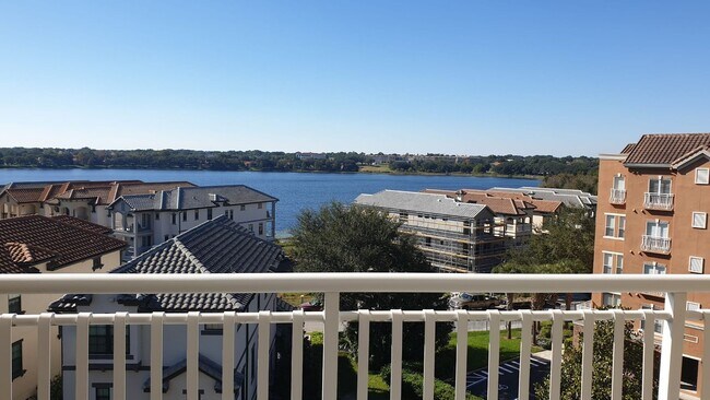 Building Photo - Stunning 3 bedroom top floor in Toscana FULLY FURNISHED