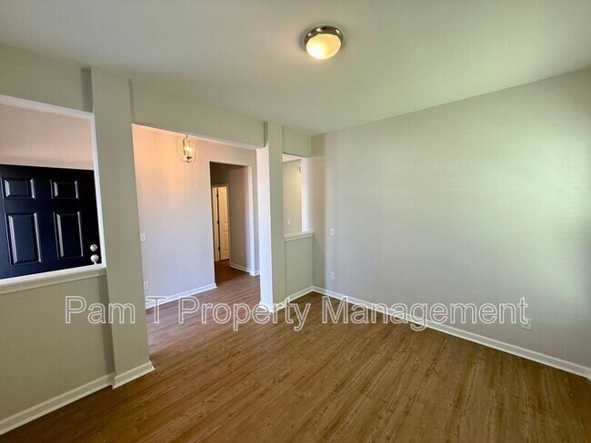 Building Photo - 103 Peabody St