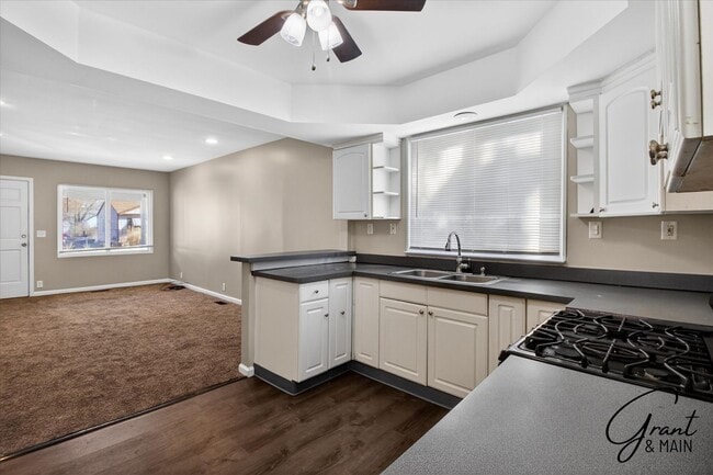 Building Photo - $1250 2 bedroom bungalow