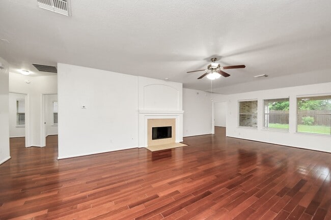 Building Photo - 2412 Appian Way
