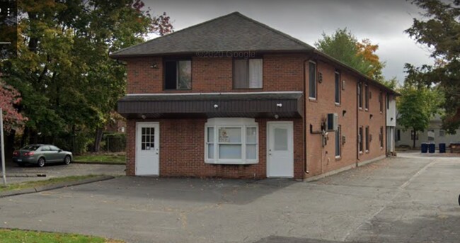 Primary Photo - 12 Maple St