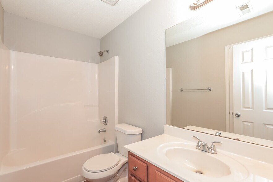 Building Photo - 409 Mazley Dr
