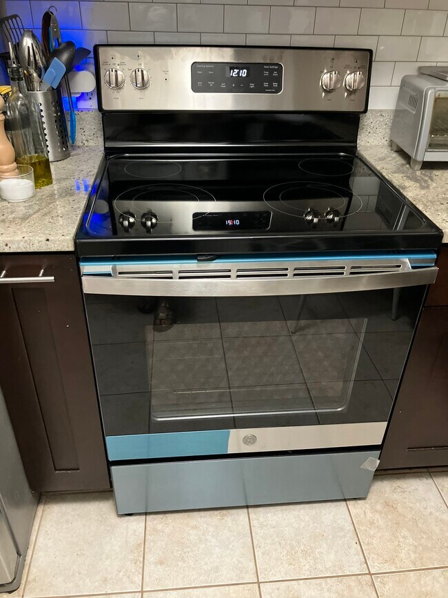 New Oven Range 2024 - 1763 Columbia Rd NW