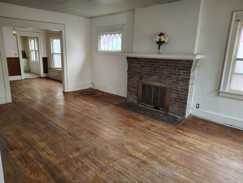 Building Photo - 1110 Bellevue Ave