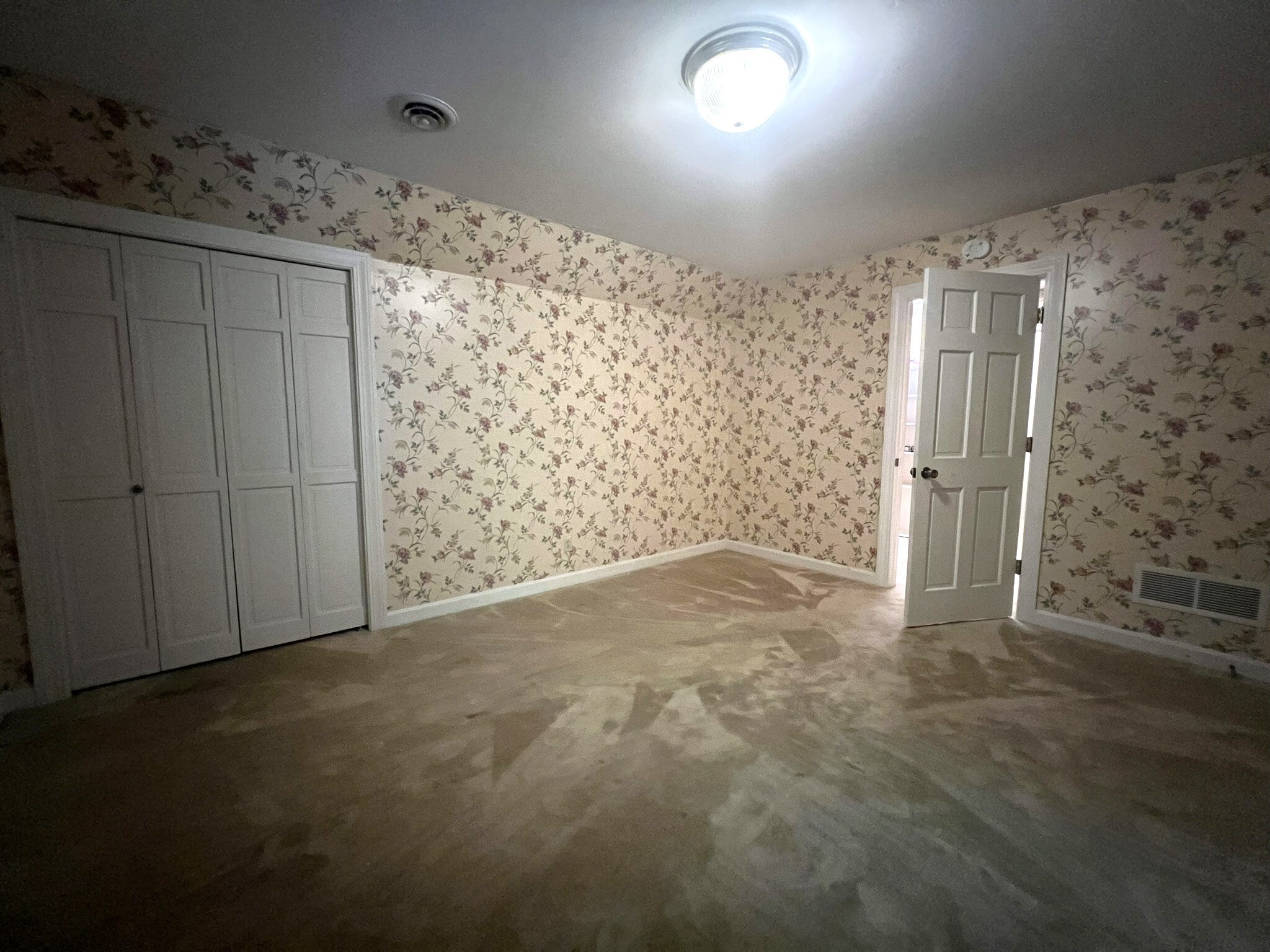 Building Photo - 1075 Woodland Ave