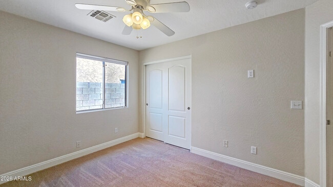 Building Photo - 25673 W Northern Lights Way