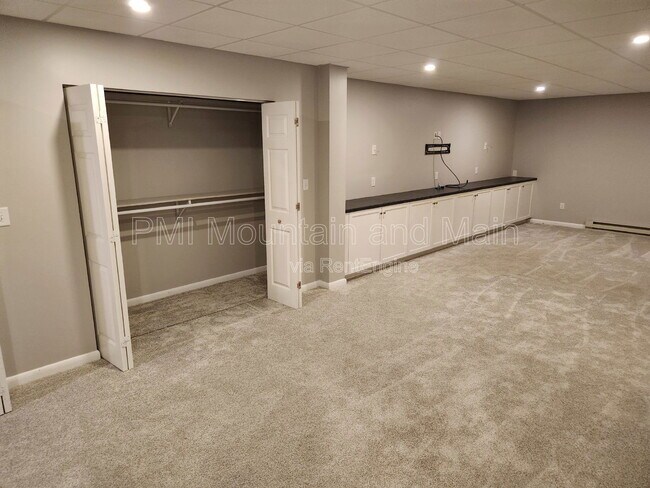 Building Photo - 4000 Laurel Park Hwy