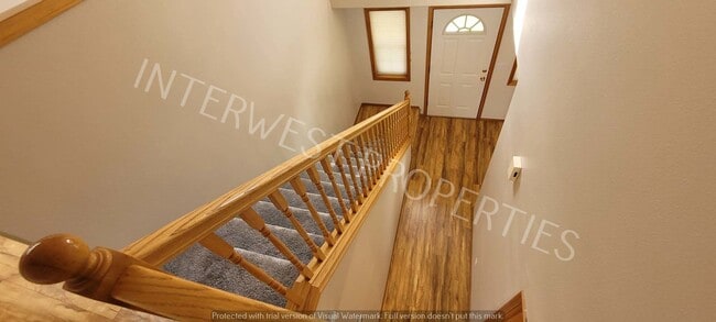 Building Photo - Spacious & Beautiful 4 bd 2.5 ba, 2 Story Battle Ground Home w/ A/C, Fireplace & so much More!