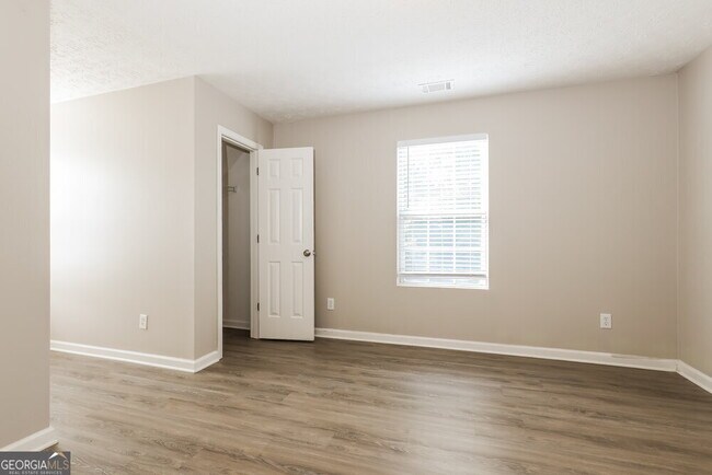 Building Photo - 726 Glenshire Ct