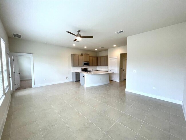 Building Photo - 13001 Hymeadow Dr