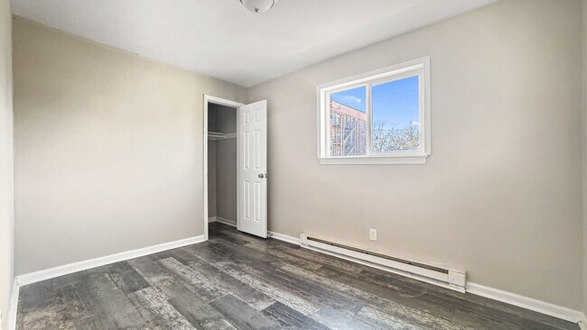 Building Photo - 121 W 32nd St Apartments