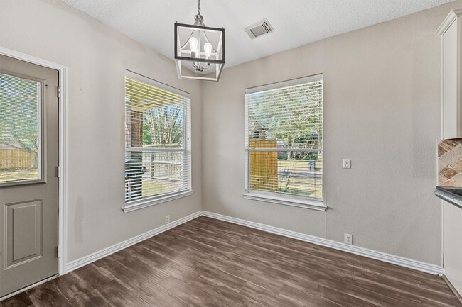 Building Photo - 7302 Maple Run Dr