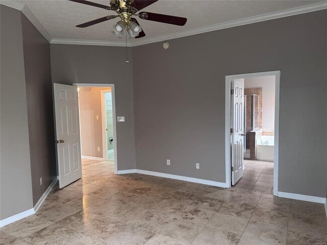 Building Photo - 1924 Dundee Dr