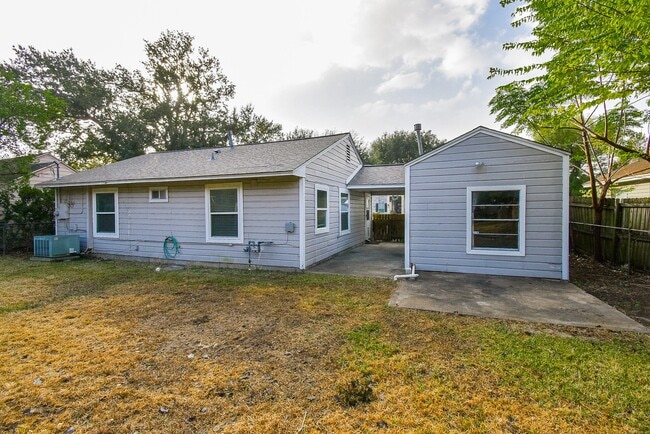 Building Photo - 6614 Teluco St