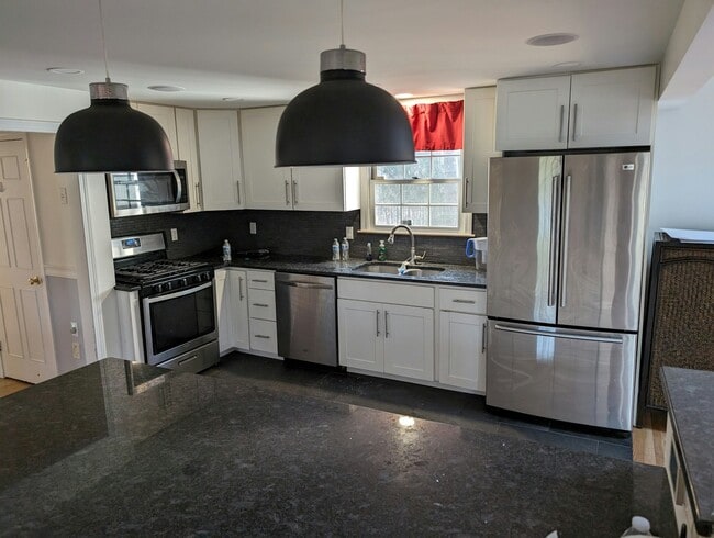 Building Photo - 247 Woodland Rd