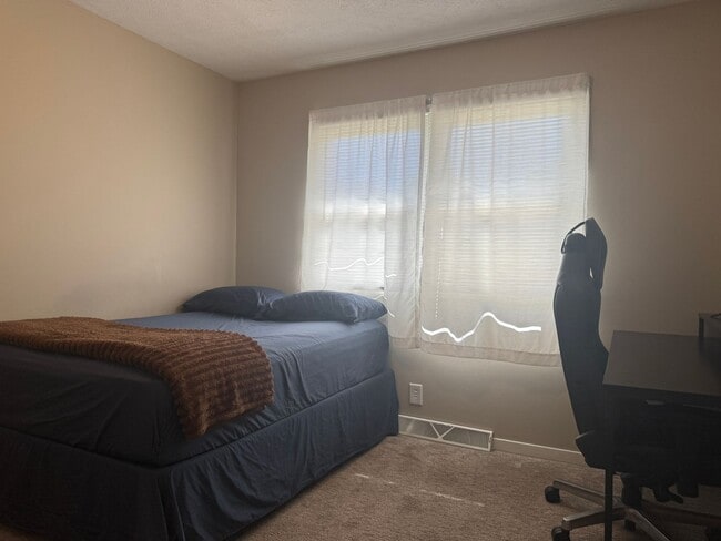 Building Photo - Raised Ranch Near Offutt AFB with Finished Basement & Oversized Garage