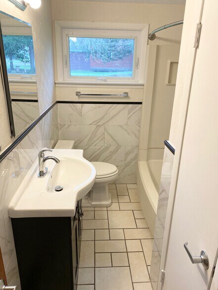 Building Photo - 4675 Tulane Ave