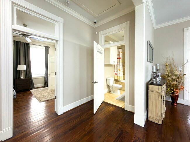 Building Photo - 1613 Summer St