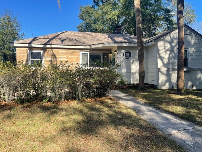 Building Photo - 1614 E 50th St