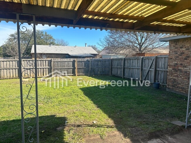 Building Photo - 9546 Sophora Dr