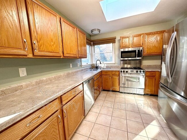Building Photo - 2747 Sherborn Ln
