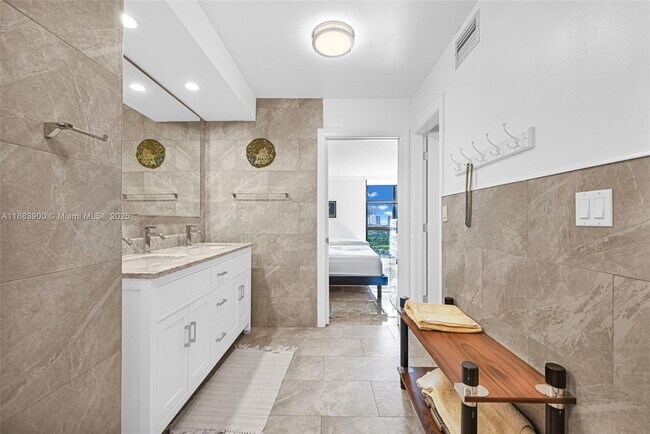 Building Photo - 20335 W Country Club Dr
