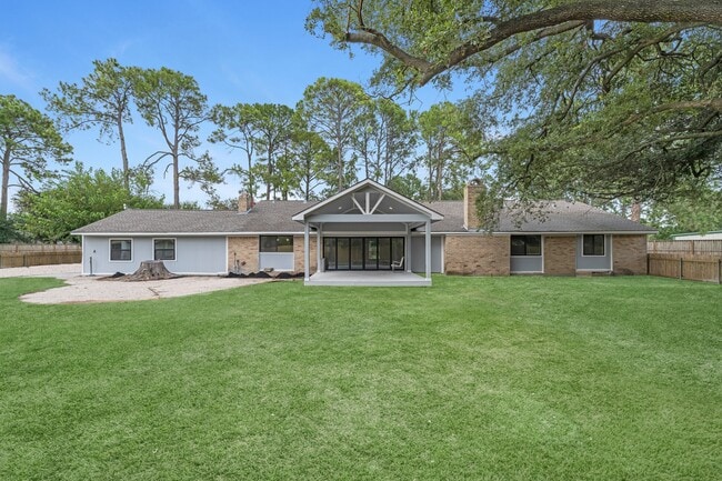 Building Photo - 8219 Wateka Cir