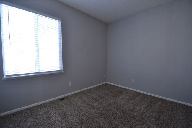 Building Photo - 3 Bed 2 Bath Ranch with Unfinished Basemen...