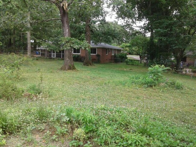 Building Photo - 948 Hickory Dr