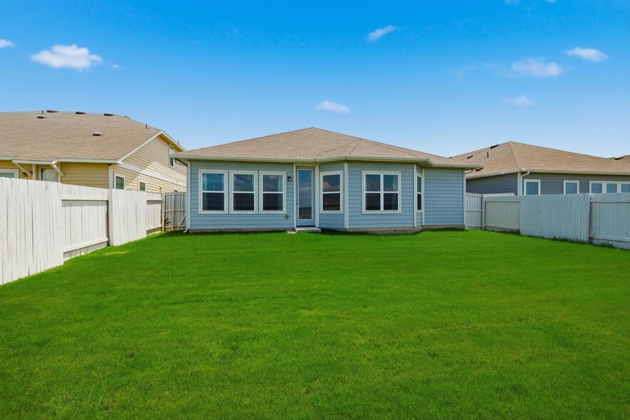 Building Photo - Comfortable Niederwald living with spacious common areas