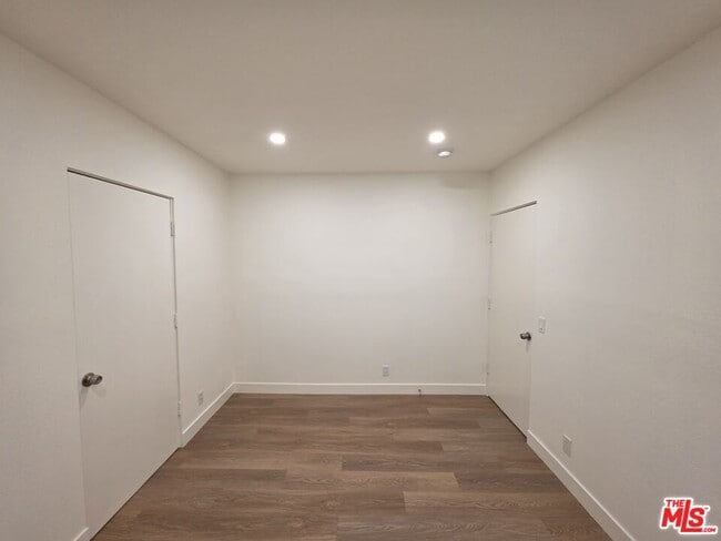 Building Photo - 1421 Greenfield Ave