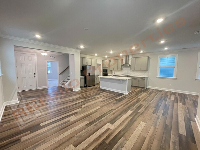 Building Photo - Get 50% off your first month’s rent! Enjoy...