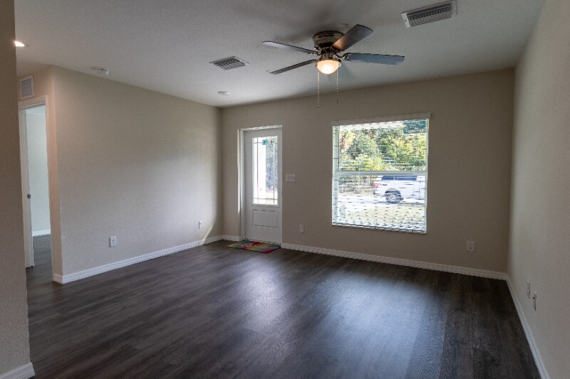 Building Photo - 2015 Fraser St