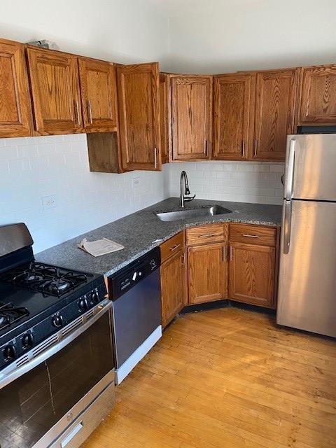 Building Photo - 3917 N Southport Ave