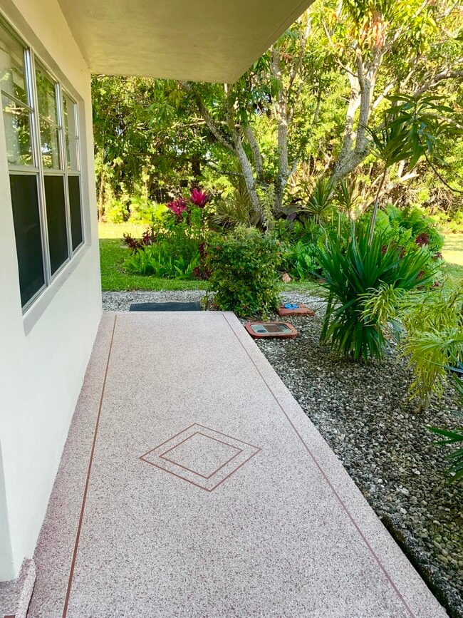 Building Photo - 39 Sussex B