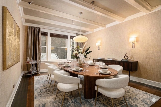 Building Photo - 1347 N State Pkwy