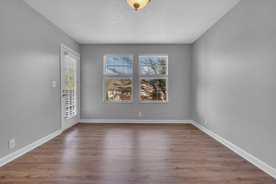 Master Bedroom, Door to balcony - 151 N Timber Dr