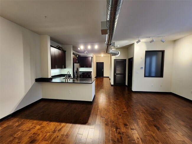 Building Photo - 5300 Peachtree Rd