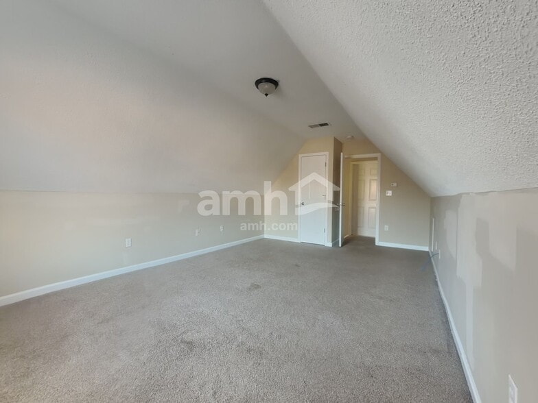 Building Photo - 5961 Appian Way Cv