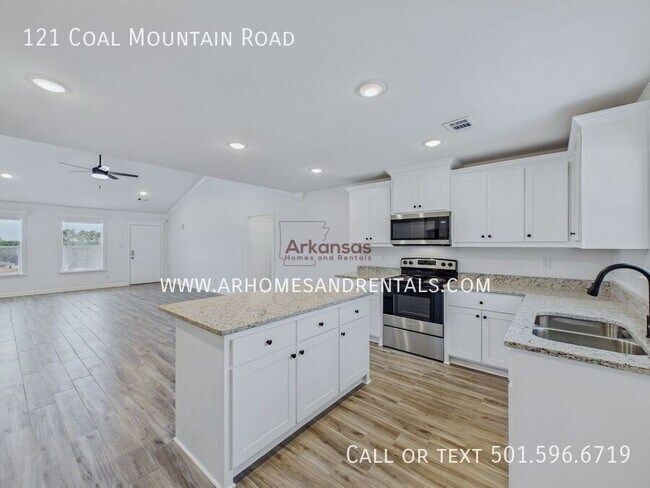 Building Photo - 209 Round Mountain Rd