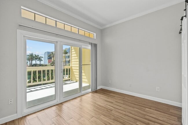 Building Photo - 7820 Seawall Blvd