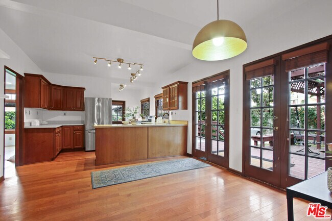 Building Photo - 1616 W 25th St