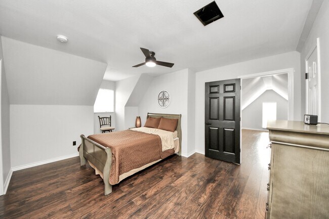 Building Photo - 1603 Dove Run