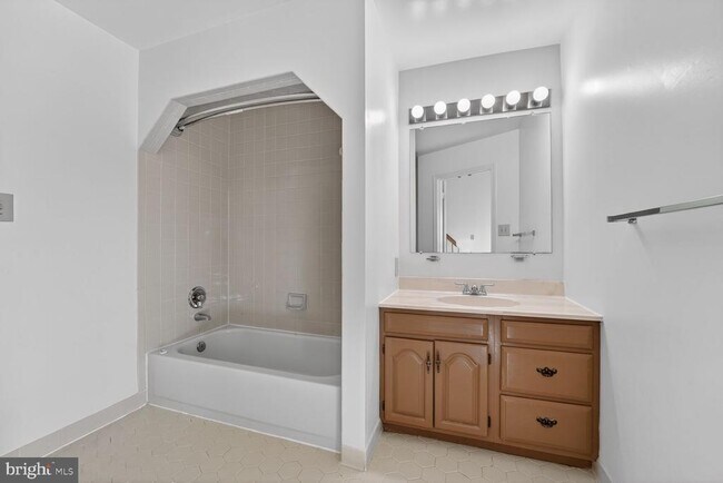 Building Photo - 5974 Wescott Hills Way