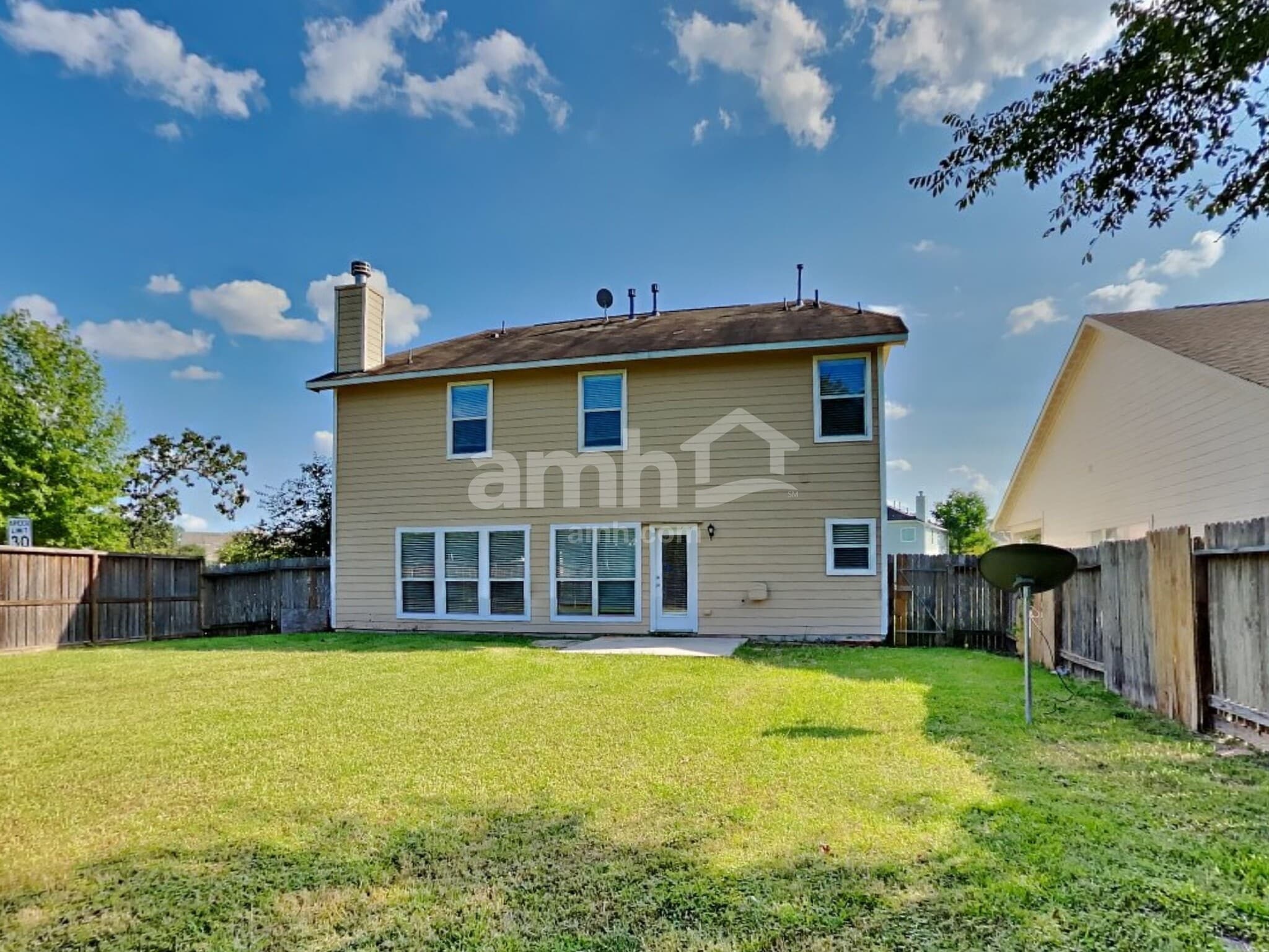 Building Photo - 1101 Shadow Glenn Dr