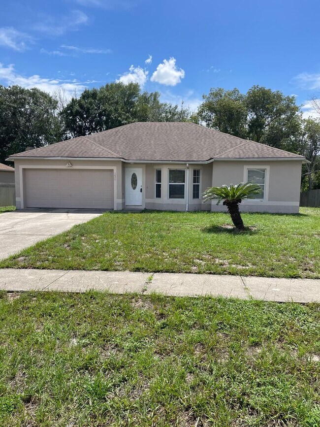Building Photo - 3/2 Home In Deltona