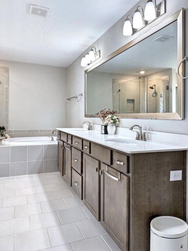 Building Photo - 524 Harbour Pointe Dr