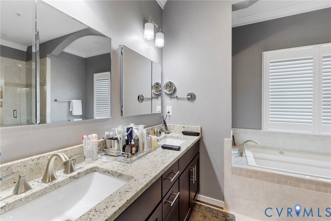 Building Photo - 3920 Village Commons Walk